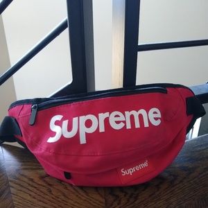 SUPREME fanny pack